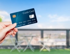 Cosa posso fare se la badante ha utilizzato la sua delega bancaria per prelevare somme di denaro dal conto corrente di mio padre?